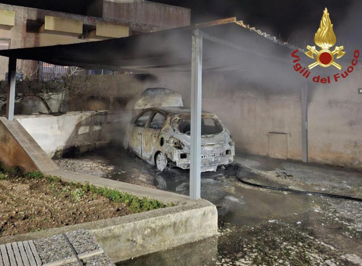 incendio auto poggiardo