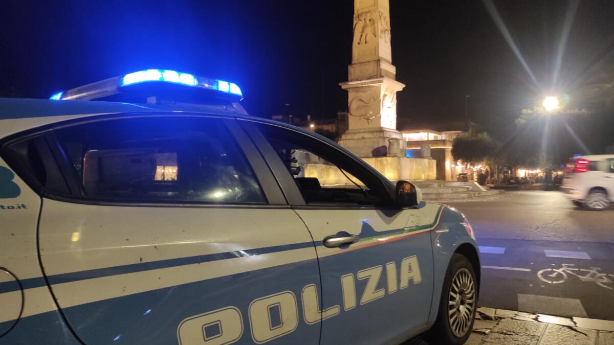 polizia lecce notte