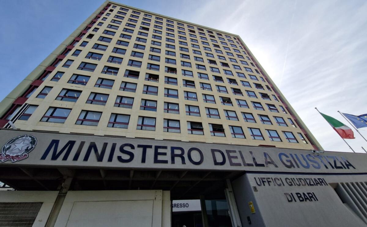 uffici giudiziari bari