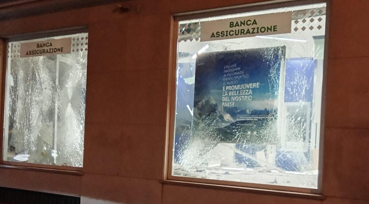 assalto bancomat san severo