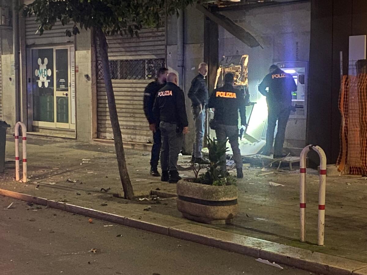 assalto bancomat brindisi
