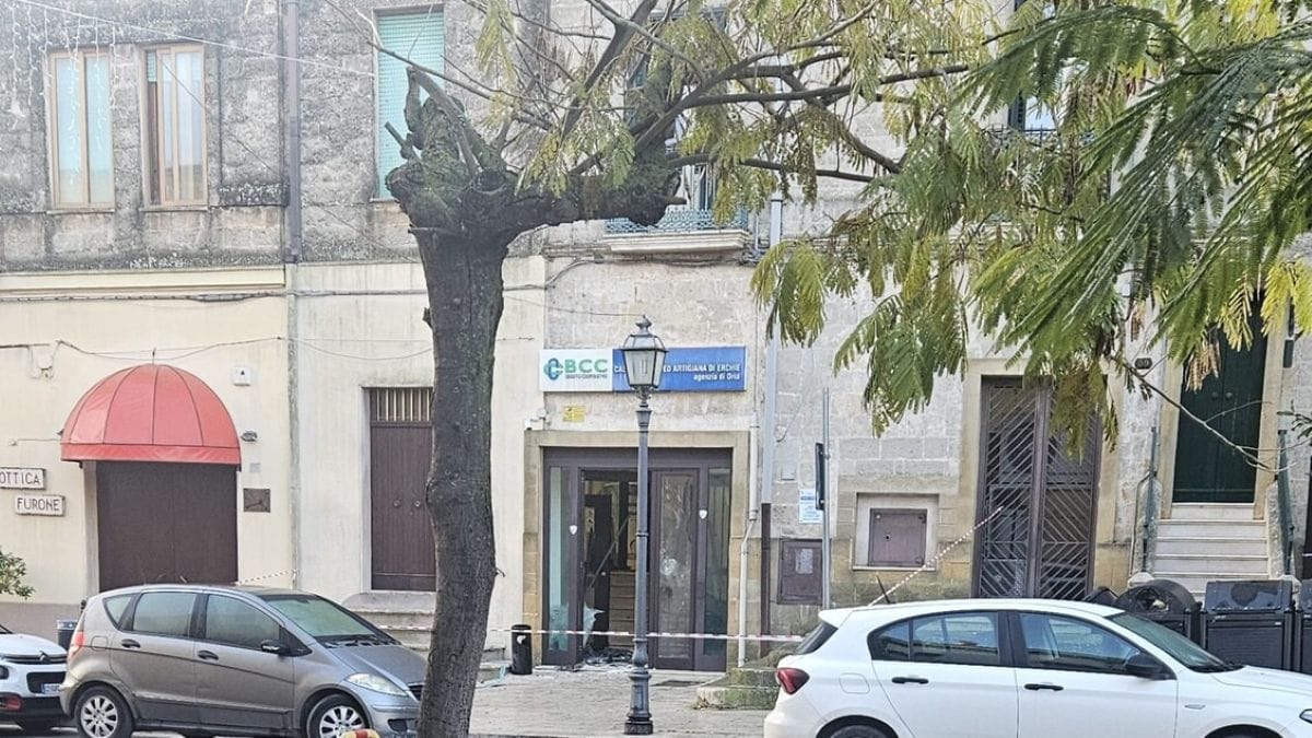 assalto bancomat oria