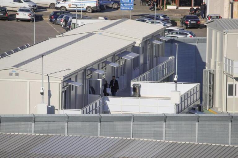 centro migranti albania