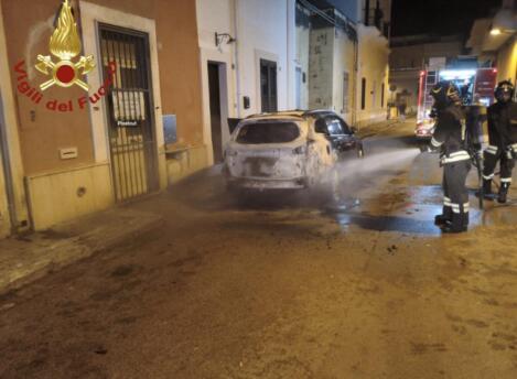 incendio auto nardò