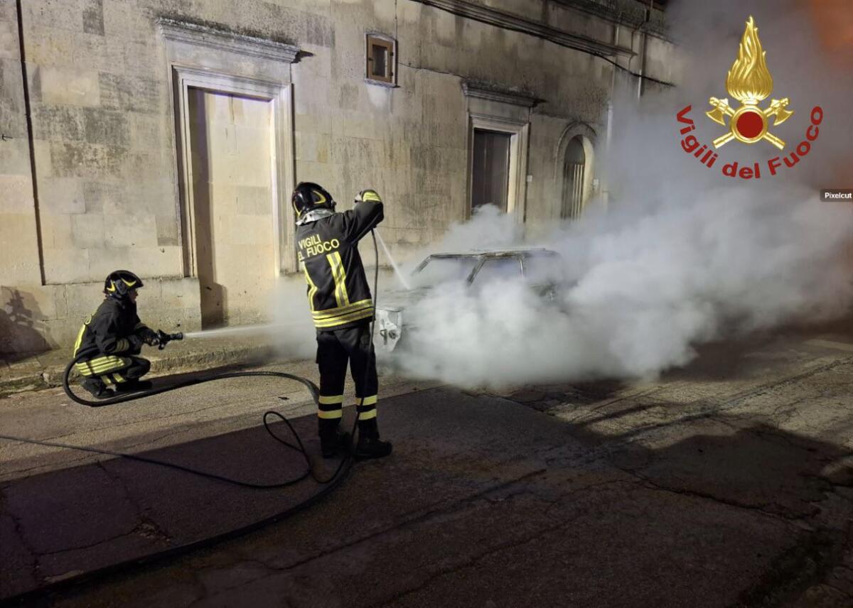 incendio auto salento