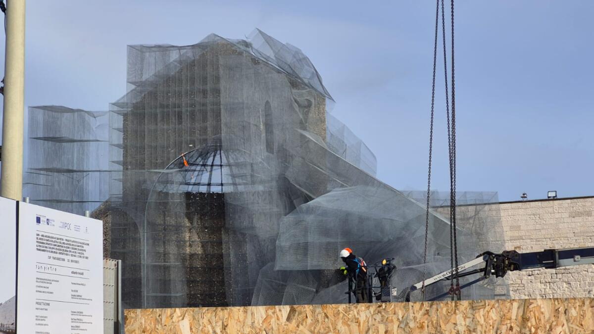 installazione tresoldi crollata