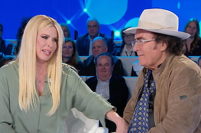 loredana lecciso al bano