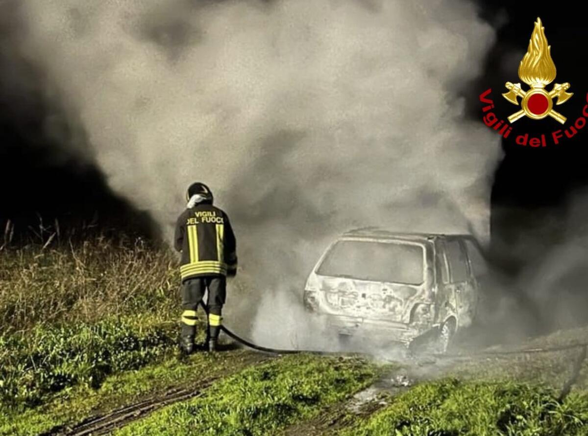 incendio auto cutrofiano