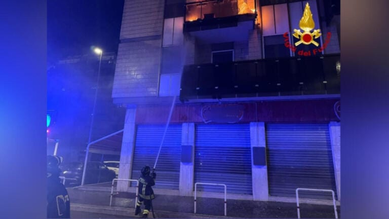 incendio balcone brindisi