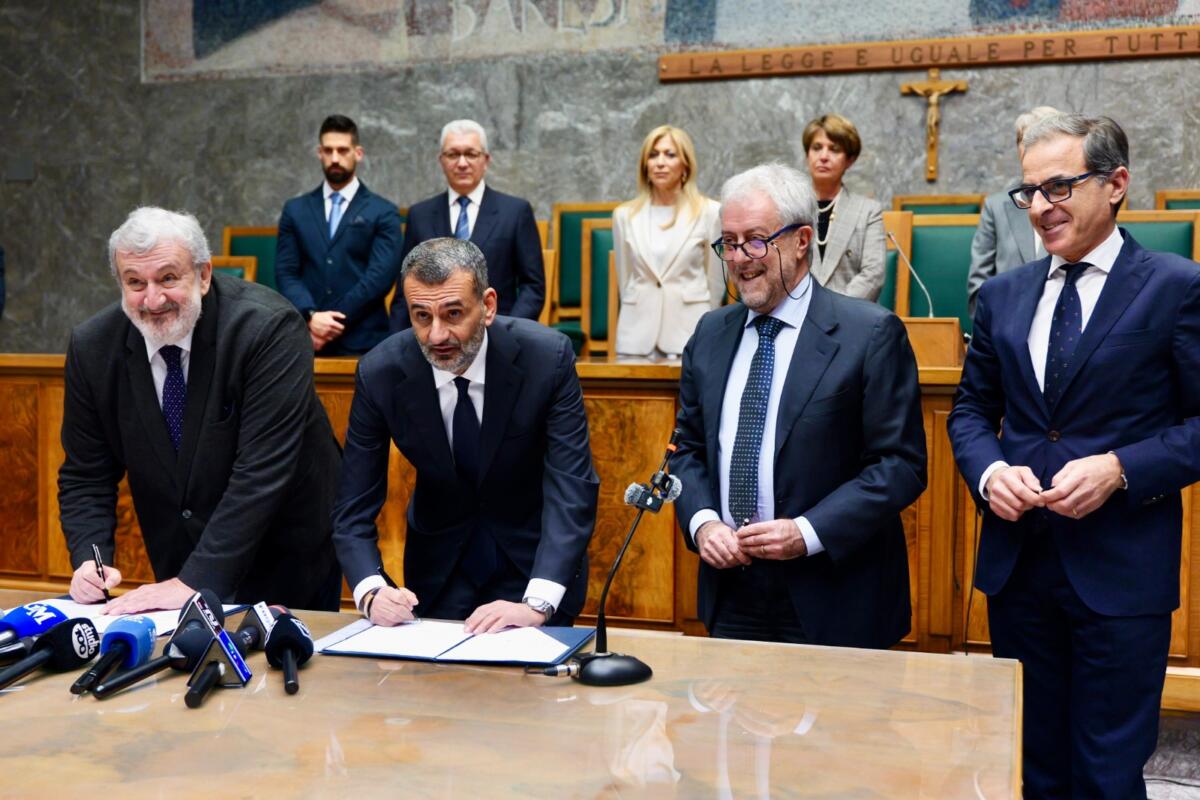 passaggio di consegne emiliano decaro