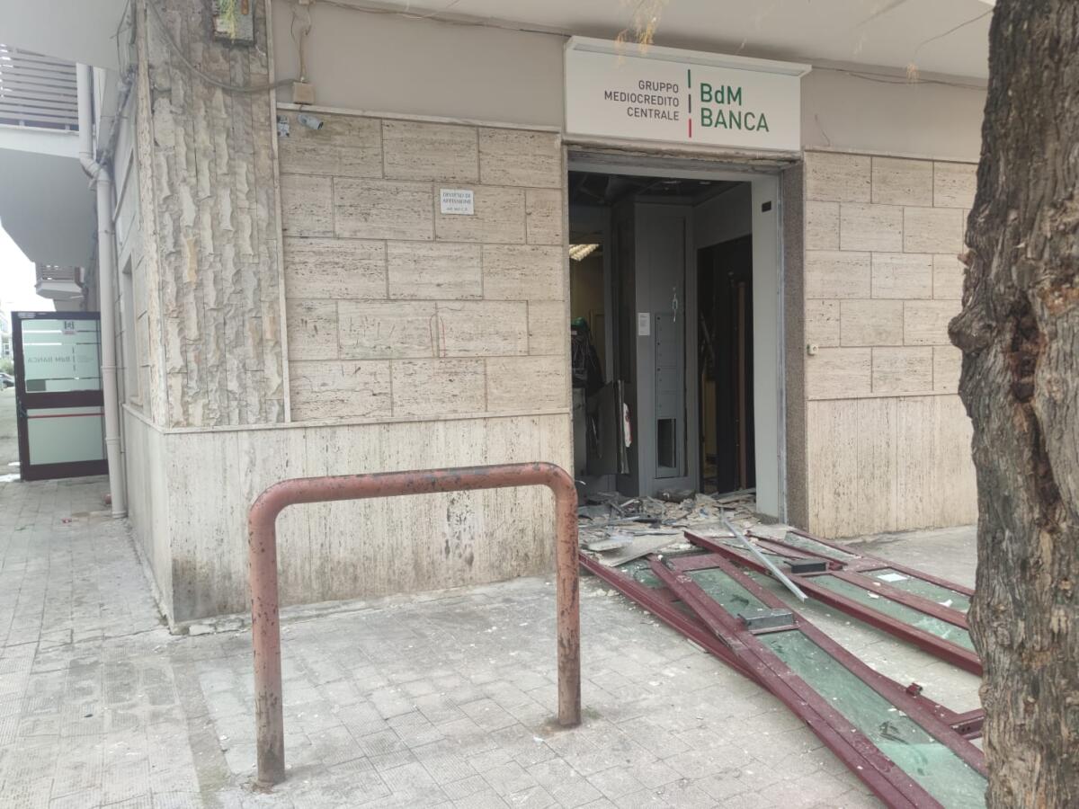assalto bancomat margherita di savoia