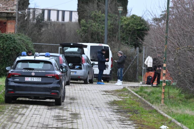 cadavere decapitato di donna scandicci