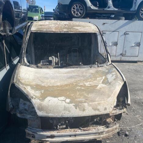 furgoni incendiati ladisa