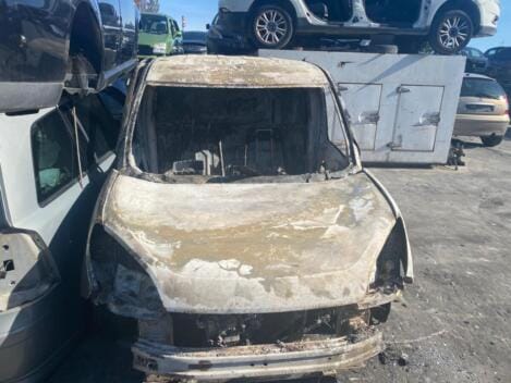 furgoni incendiati ladisa