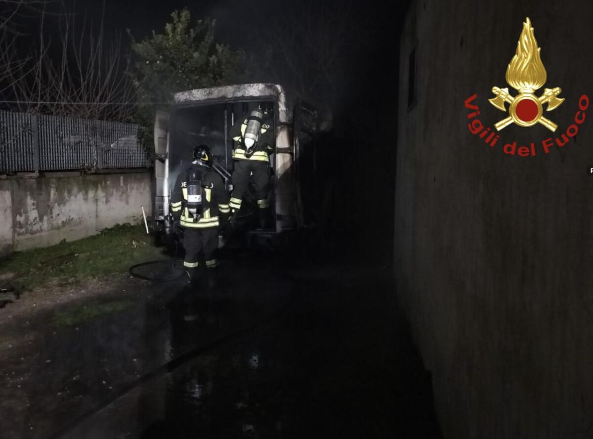 incendio furgone nardò