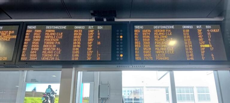 tabellone treni sabotaggio